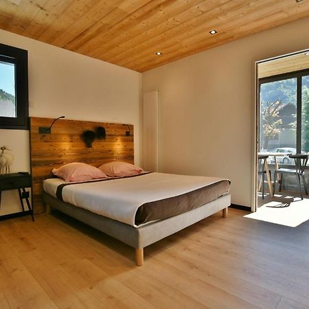 Bel Appartement Centre De Thones Lumineux Et Spacieux Neuf ภายนอก รูปภาพ